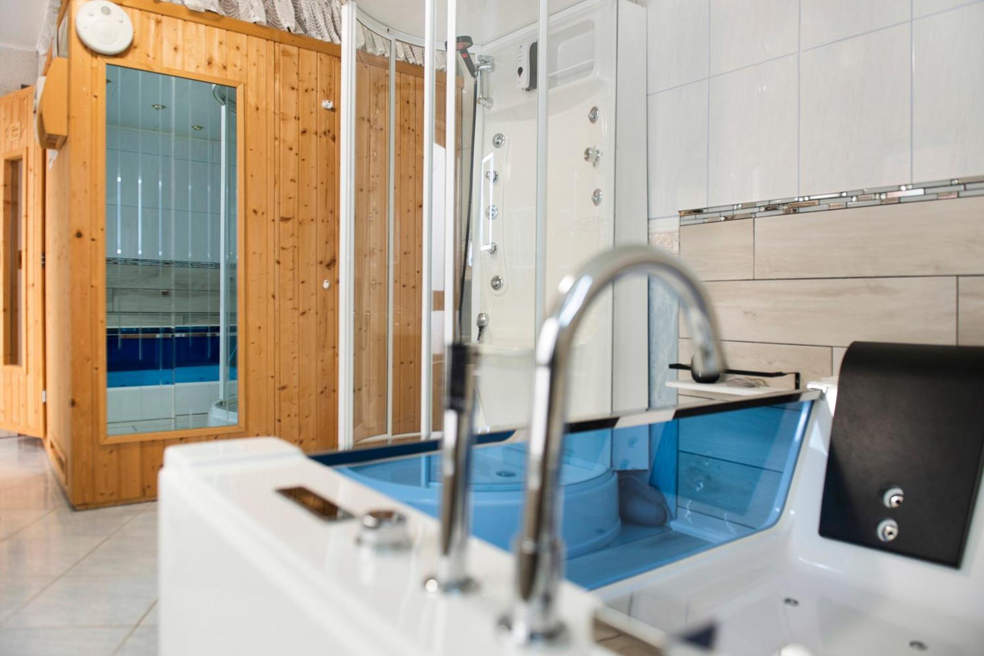 Spawo Mit Sauna Und Whirpool Pfullendorf Luaran gambar