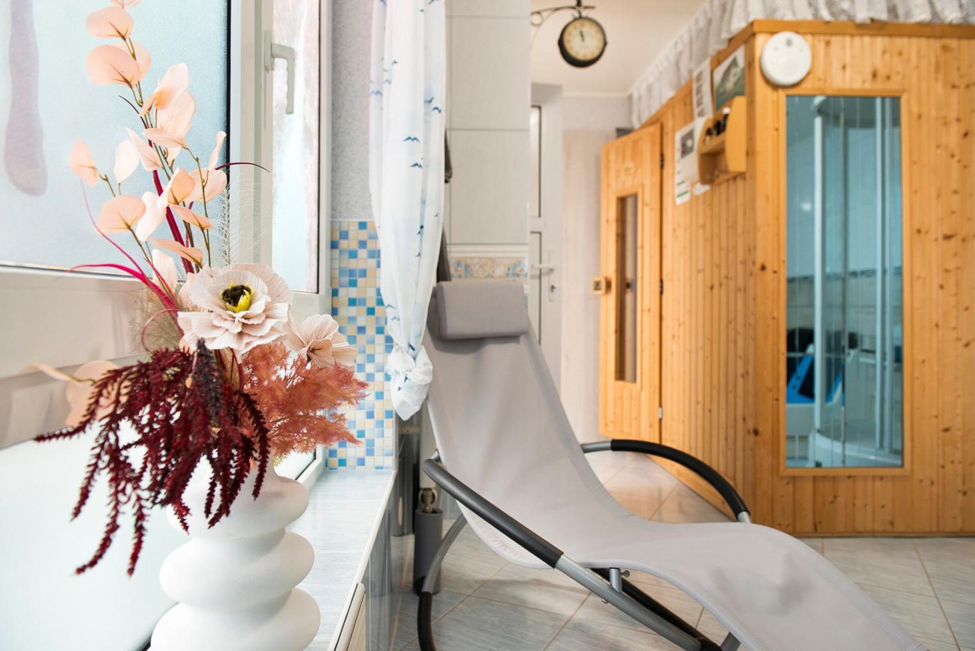 Spawo Mit Sauna Und Whirpool Pfullendorf Luaran gambar